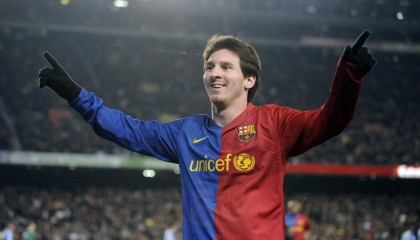 开云电竞平台-_勇士开启火热三分雨，势不可挡_，勇士热火全场回放中文